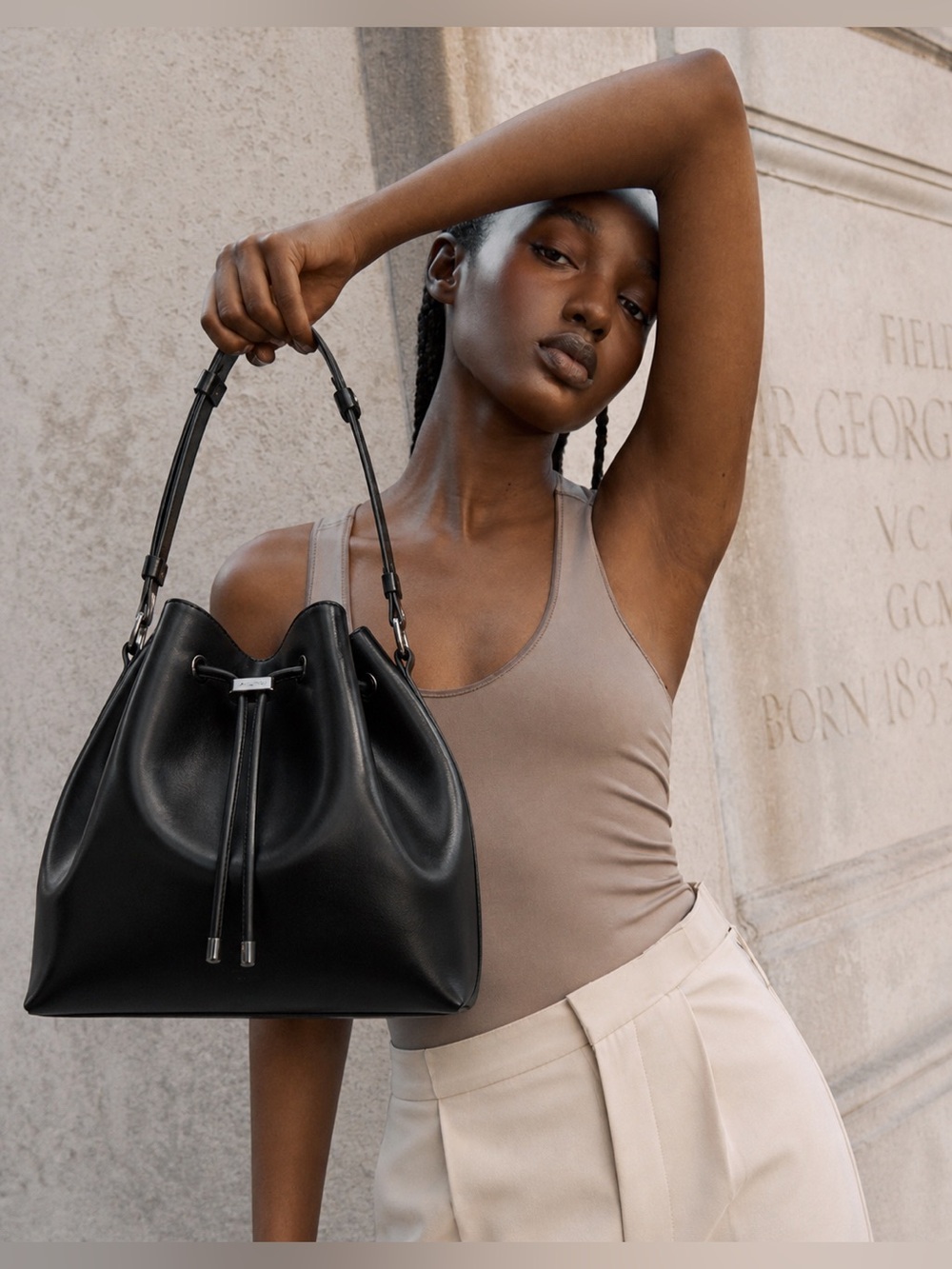 Jimmy Choo Cinch L Black Calf Leather Bucket Bag NWT Full Set